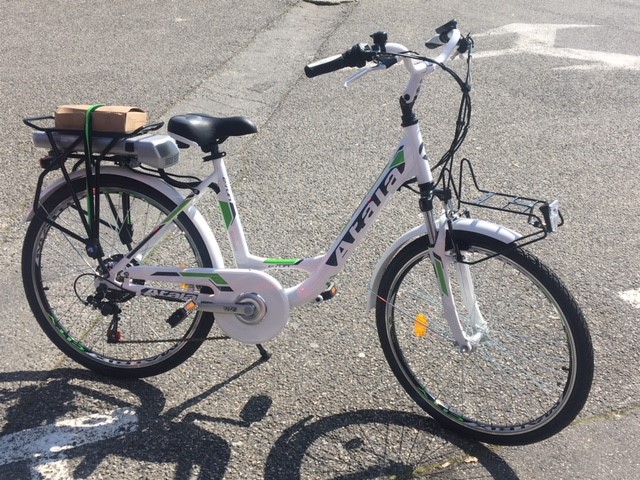 ● Un vélo à assistance électrique ● ● Un vélo à assistance électrique ●