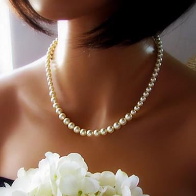 ● un collier en perles de cultures ● ● un collier en perles de cultures ●